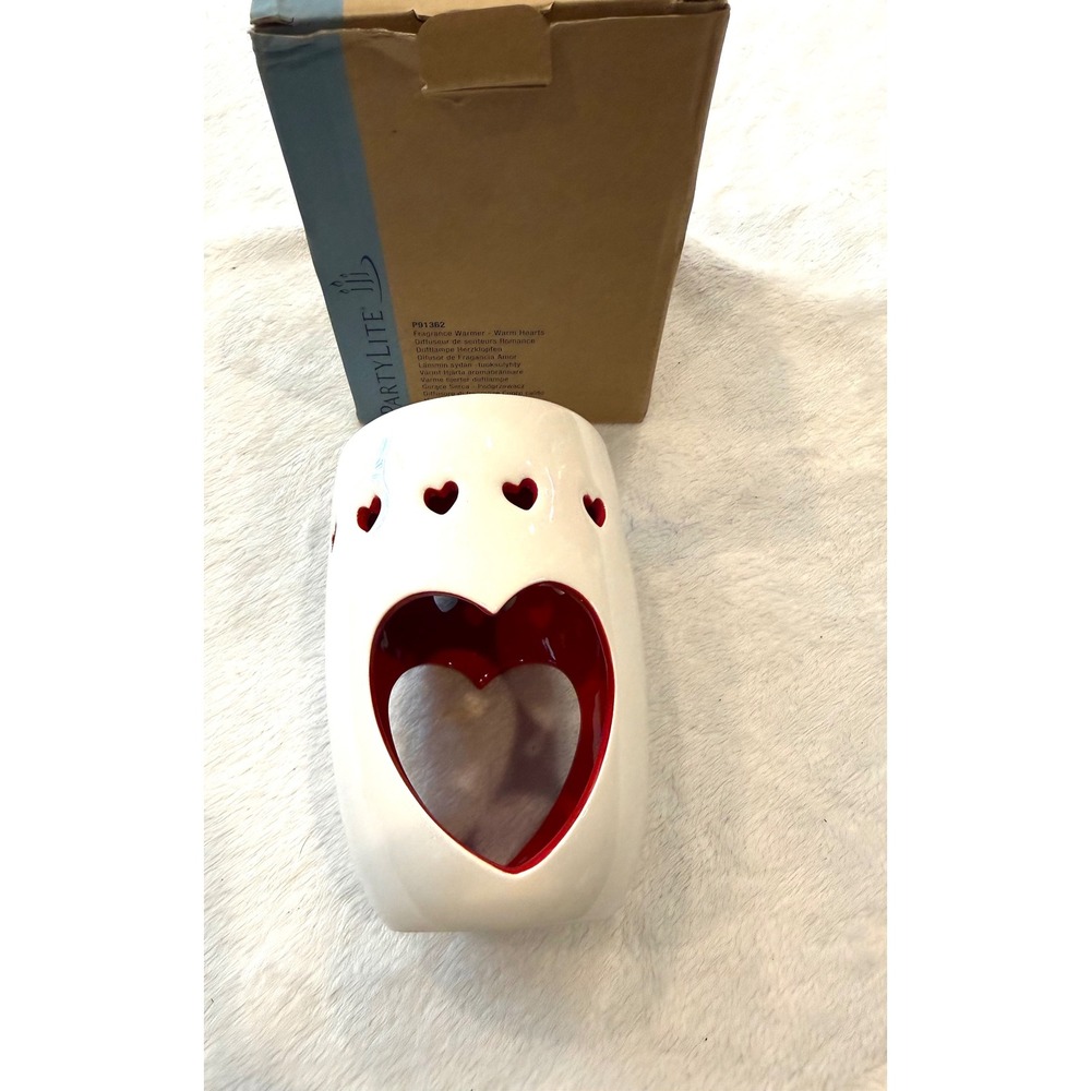 PartyLite Warm Hearts Fragrance Warmer White Red Ceramic‎ Heart P91362 Tealight
